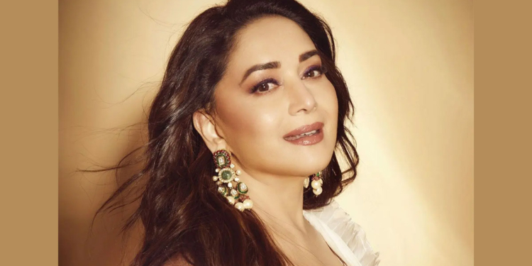 නැවත වතාවක් බොලිවුඩයම දෙවනත් කරපු සුපිරි තාරකාව..!