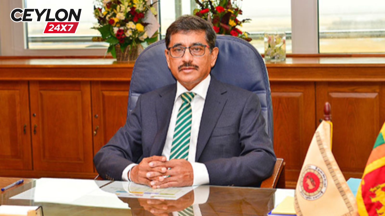 වසරේ ශ්‍රි ලාංකිකයා බවට මහ බැංකු අධිපති ආචාර්ය නන්දලාල් වීරසිංහ පත් කරේ