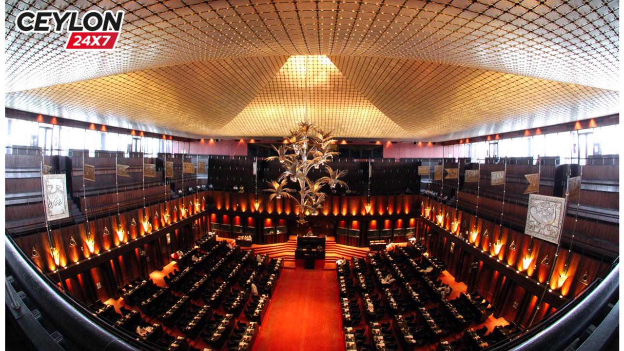 රටට ම විලිලැජ්ජයි ! ඇමැතිලා රටවල් දෙකකින් කප්පම් ඉල්ලලා, ආයෝජකයන් රටිනුත් ගිහින් !