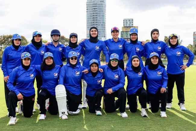 ඇෆ්ගන් ක්රිකට් පිරිමින්ට විතරද ? ඔන්න සීමා කඩමින් ඇෆ්ගන් කාන්තාවන්ද ක්රිකට් කන්ඩායමක් හදලා..