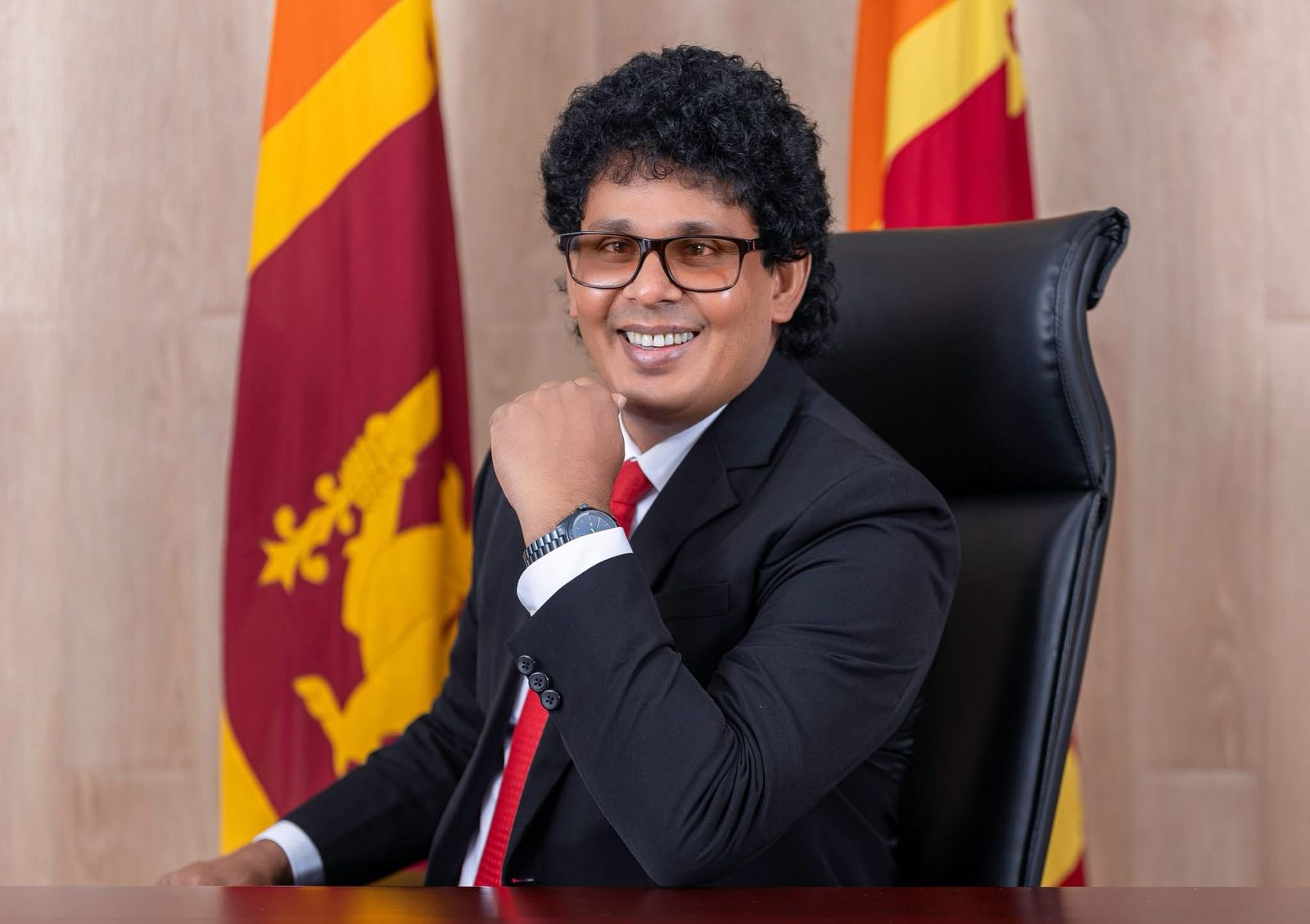 ඇමති වසන්ත සමරසිංහට එරෙහිව ඉඩම් වංචා නඩුවක් අධිකරණය හමුවේ කැඳවයි..!