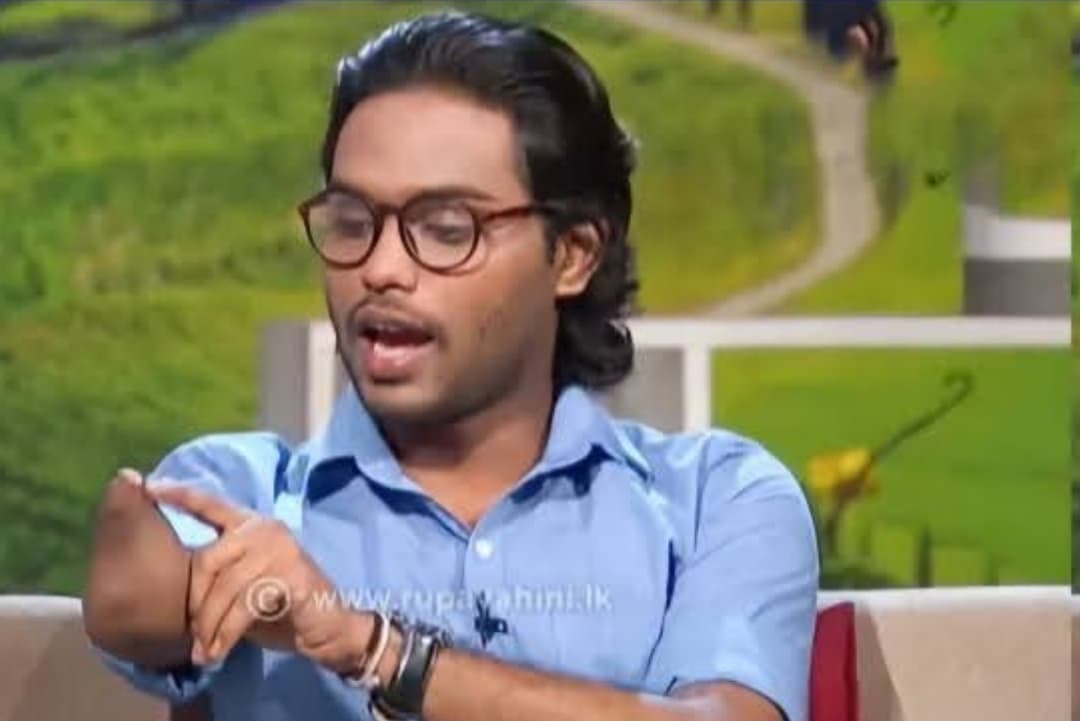 ” හැබැයි මම කවදහරි දවසක ලංකාවෙ දක්ෂ නිවේදකයෙක් වෙලා පෙන්නනවා. අත නැති අයත් දක්ෂයි.” දිරිය තරුණයෙකුගේ අපූරු කතාවක් මෙන්න…