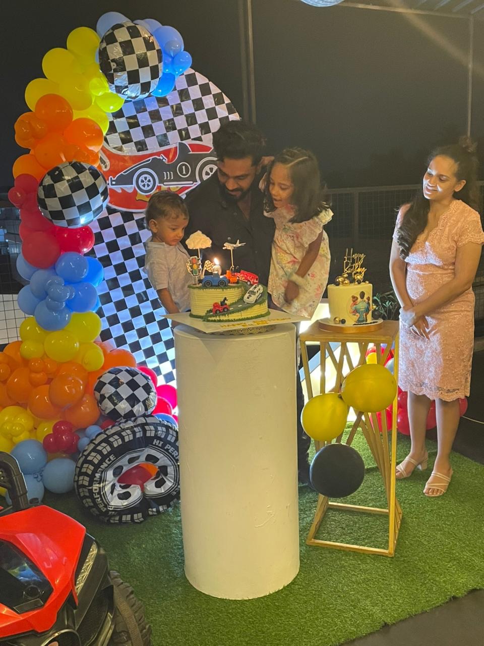 මට වෙනදට වඩා ලොකු රාජකාරියක් තියෙනවා එදාට.. ඒ තමයි කොල්ලට ලස්සන දවසක් දෙන එක.. විශේෂ දවසක ආදරණීය පියෙක් වුණු ඔහු කී කතාව මෙන්න..