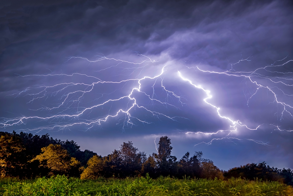 කාලගුණයේ ප්‍රබල වෙනසක්.. අකුණු සහ තද සුළං ගැන ඇසෙන අවවාදාත්මක නිවේදනය මෙන්න..