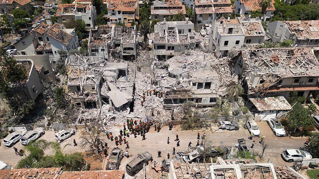 හූති කැරලිකරුවන් ඊශ්රායලයට එරෙහි ප්රහාර දැඩි කරයි…